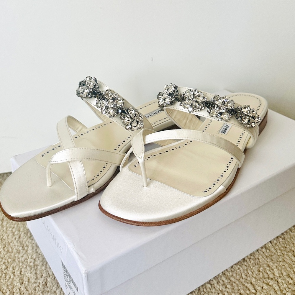 NWB - Manolo Blahnik Perlusa Satin Crystal Slide Sandals
Bridal
